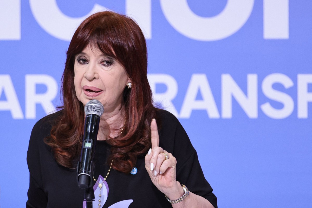 Cristina Kirchner discursa em Buenos Aires (Foto: Emiliano Lasalvia/AFP)