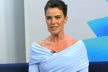 Ana Paula Arósio: ícone de beleza em entrevista ao Globoplay (Foto: Reprodução/TV Globo)