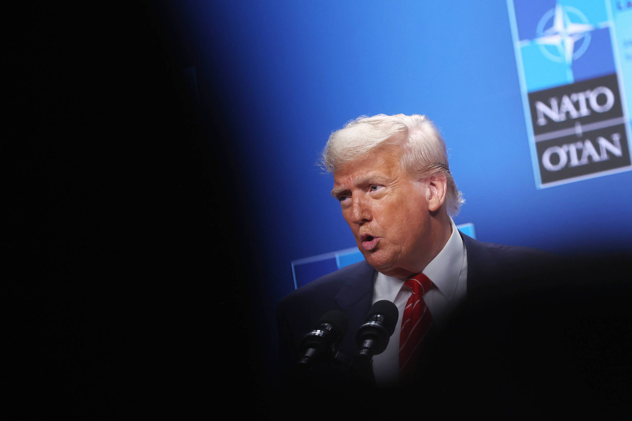 Governo Trump tenta desmentir relatório que questiona ataque ao Irã O presidente dos Estados Unidos, Donald Trump, durante encontro da Otan, na Holanda (Foto: Zhao Dingzhe/25.jun.25/Xinhua)