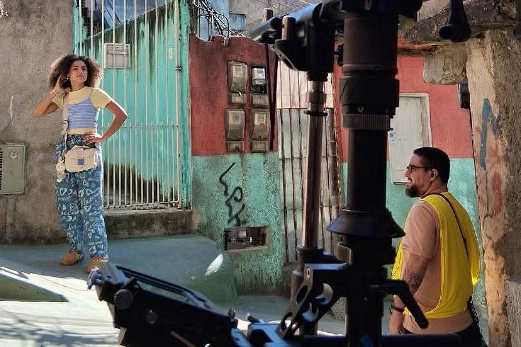 Gravação da nova novela das 9 mobiliza moradores da Brasilândia em São Paulo Gravação da nova novela das 9 mobiliza moradores da Brasilândia em São Paulo
