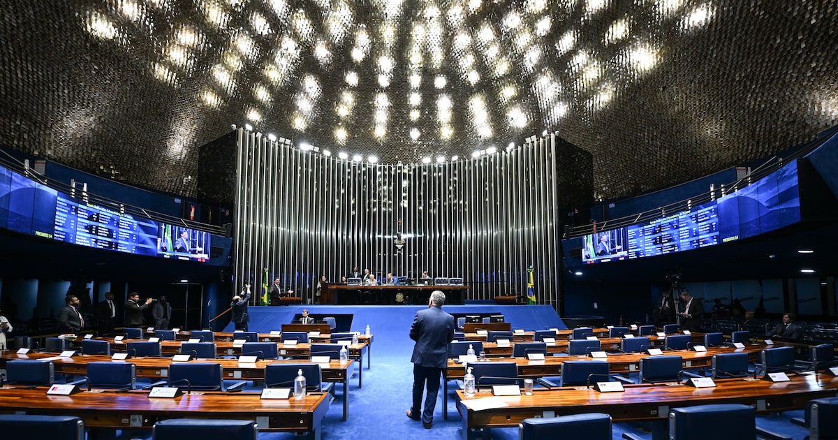 Congresso aprova medida provisória que institui crédito consignado para trabalhadores MP perderia a validade se não fosse aprovada pelo Congresso até 9 de julho (Foto: Edilson Rodrigues/Agência Senado)