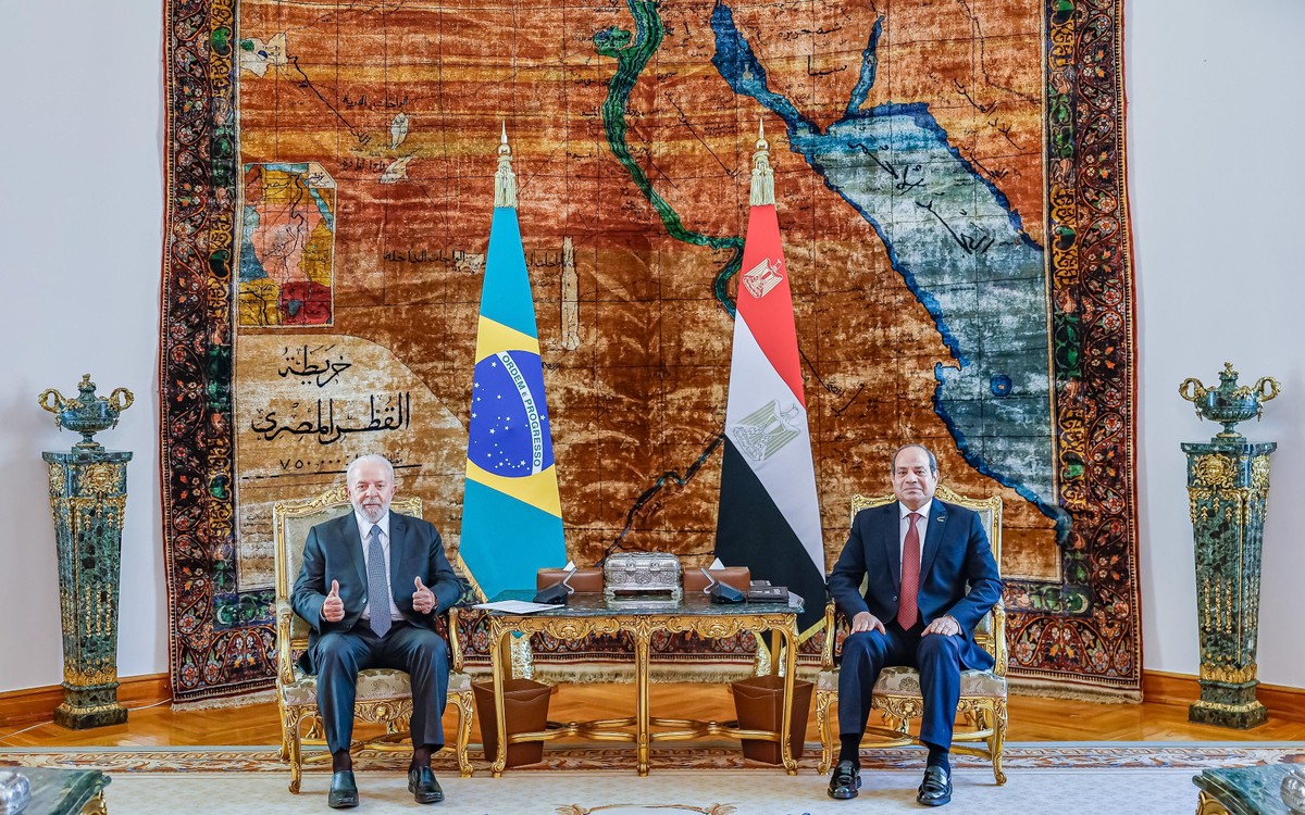 Lula e o presidente do Egito, Abdel Fatah El-Sisi, durante reunião do palácio presidencial egípcio no Cairo. (Foto: Ricardo Stuckert/PR)