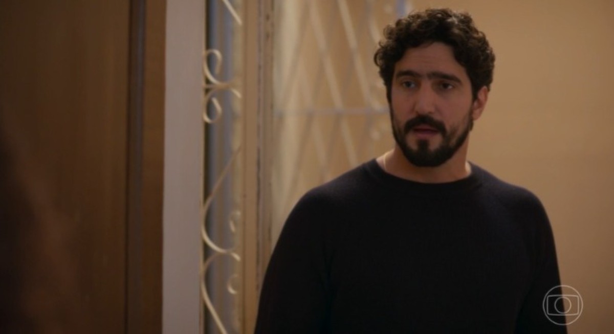 Ivan revela traição chocante que abala suas relações pessoais Ivan (Renato Góes) descobre grande traição (Foto: Reprodução/TV Globo)
