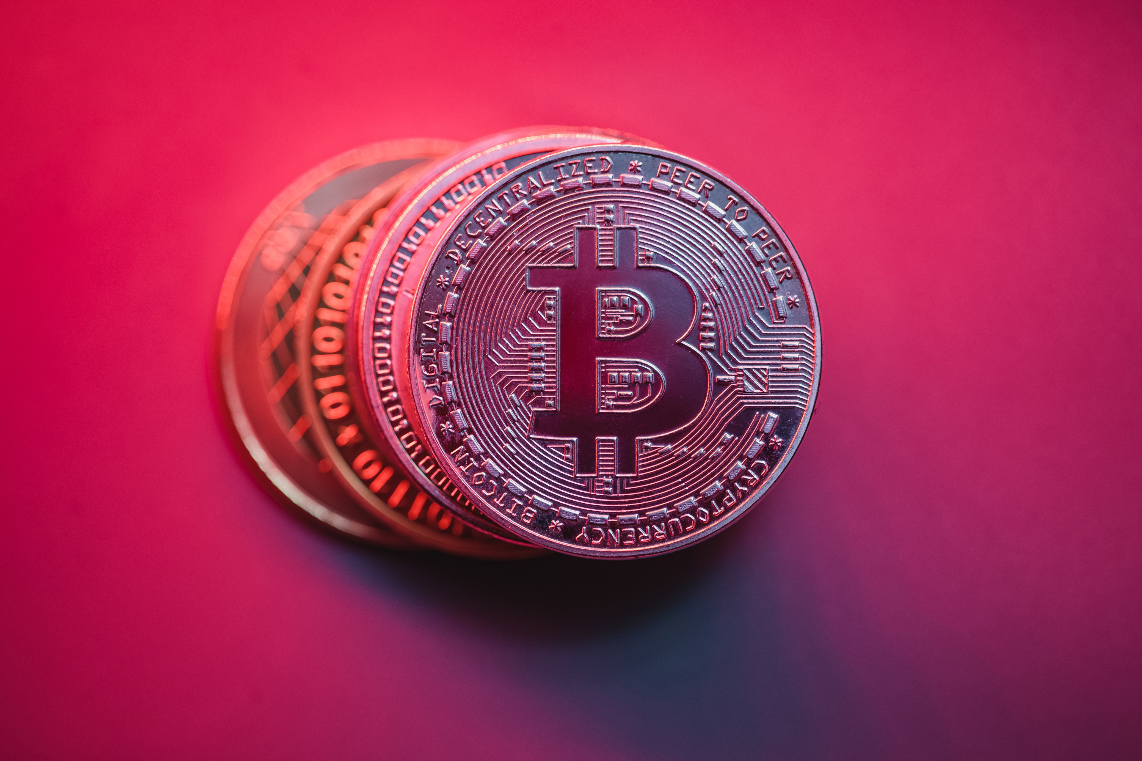 FMI rejeita pedido de subsídio do Paquistão para mineração de bitcoin (Foto: Reprodução)