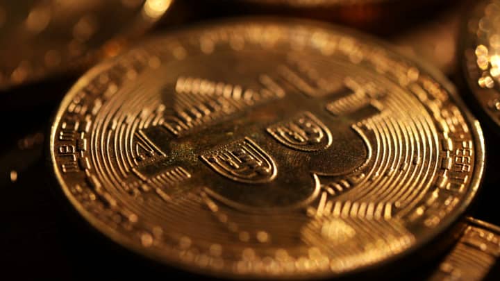 Bitcoin pode recuar junto com ações nos próximos dias, alerta Piper Sandler Foto: Reprodução