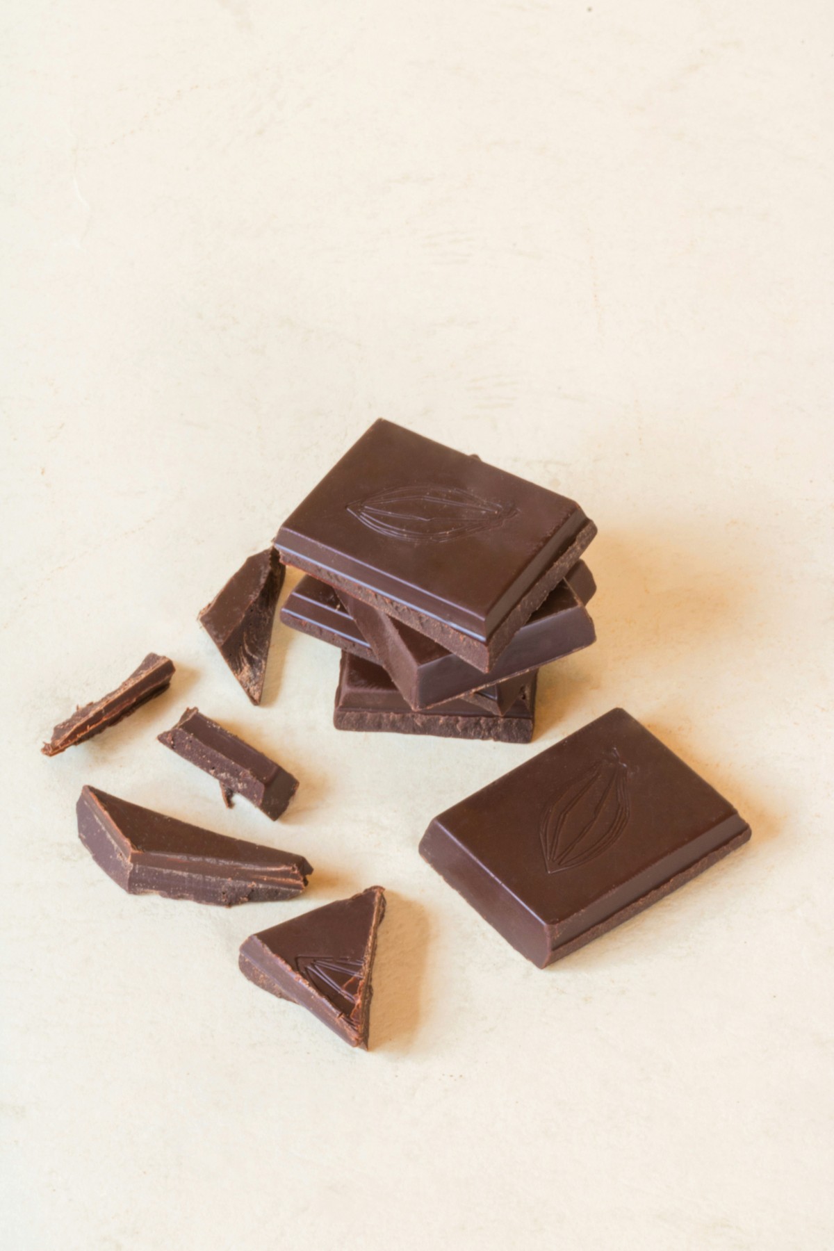 Chocolate amargo é a melhor opção para a saúde e controle de peso Este tipo de chocolate é uma excelente fonte de magnésio, ferro, zinco, fibras e antioxidantes (Foto: Unsplash)