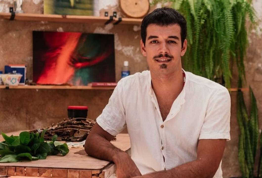 Jovem fotógrafo brasileiro é escolhido para festival internacional de fotografia Ian Cheibub, fotógrafo niteroiense (Foto: Gabriel Visu/ Instagram/Reprodução)