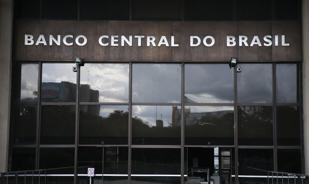 Copom mantém juros altos e adota cautela diante da inflação e incertezas globais PIB da Argentina cresce 0,8% no primeiro trimestre de 2025 (Foto: Reprodução)