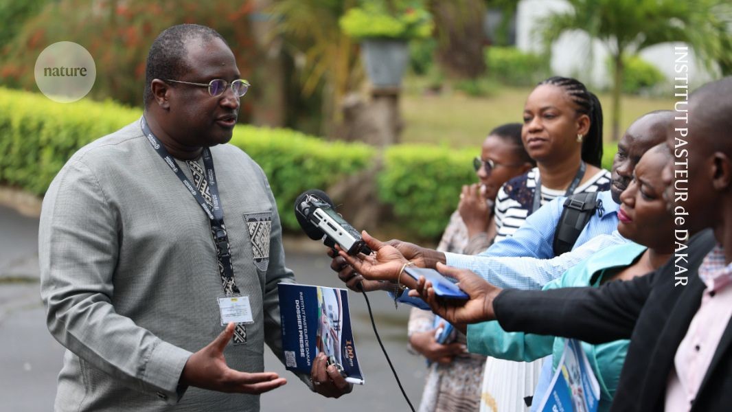Amadou Sall visa, por meio de seu projeto MADIBA, garantir a soberania vacinal para toda a África. (Foto: INSTITUT PASTEUR de DAKAR)