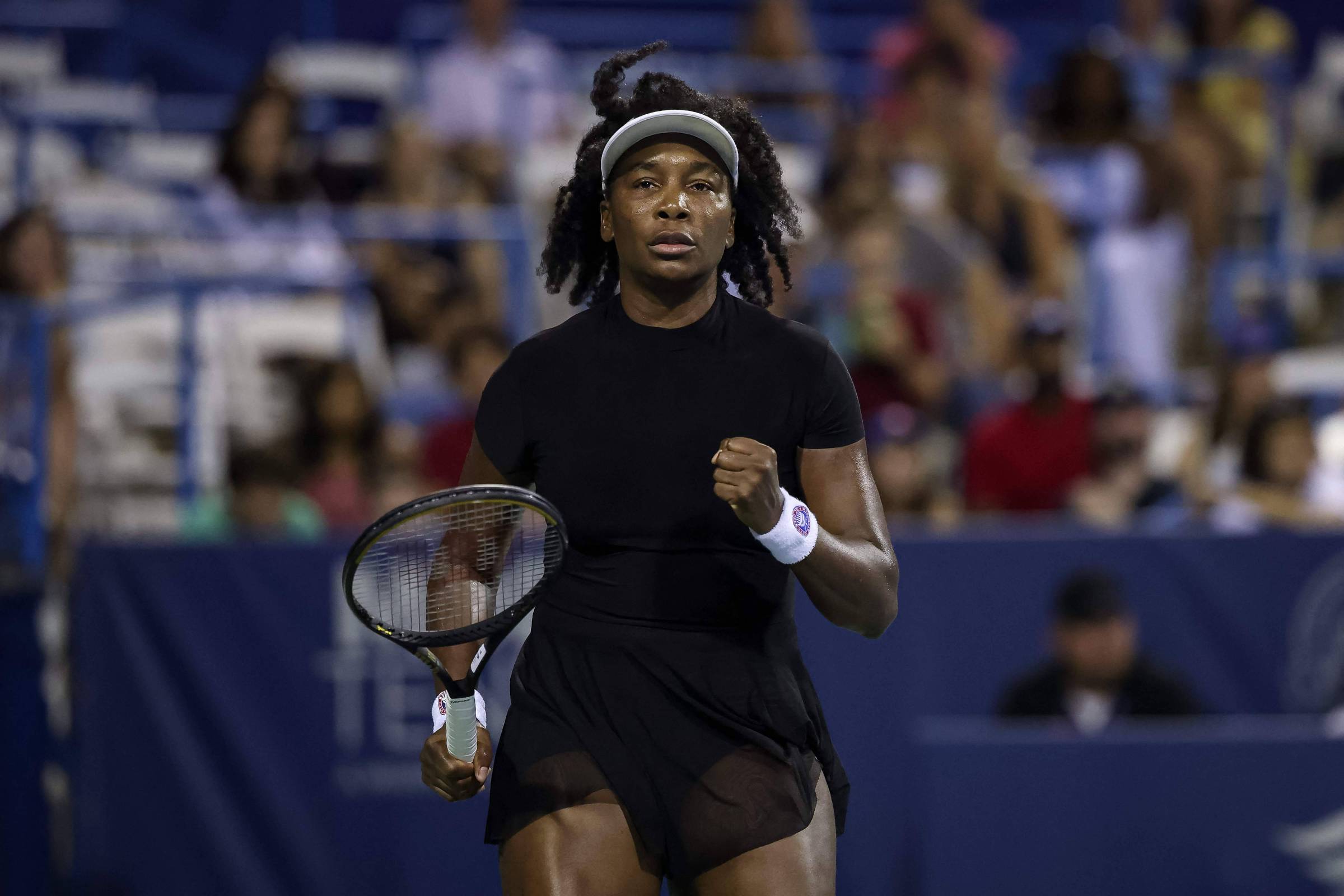 Venus Williams volta às quadras em busca de realizar sonho antigo no tênis Venus Williams comemora ponto contra Magdalena Frech no WTA 500 de Washington (Foto: Scott Taetsch - 24.jul.2025/Getty Images via AFP)