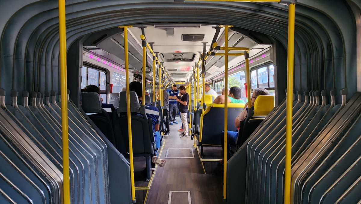 VLT do Rio lança campanha de conscientização após mochila esquecida em estação Caso aconteceu na Estação Harmonia — Foto: Custódio Coimbra/Agência O Globo