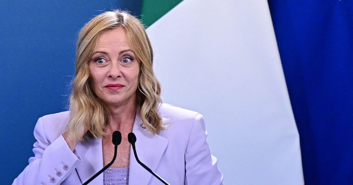 Itália celebra acordo com os EUA, mas destaca desafios a serem enfrentados A primeira-ministra italiana, Giorgia Meloni, em coletiva de imprensa conjunta com o presidente da Argélia em Roma, na quarta-feira, 23 (Foto: Tiziana Fabi/AFP)