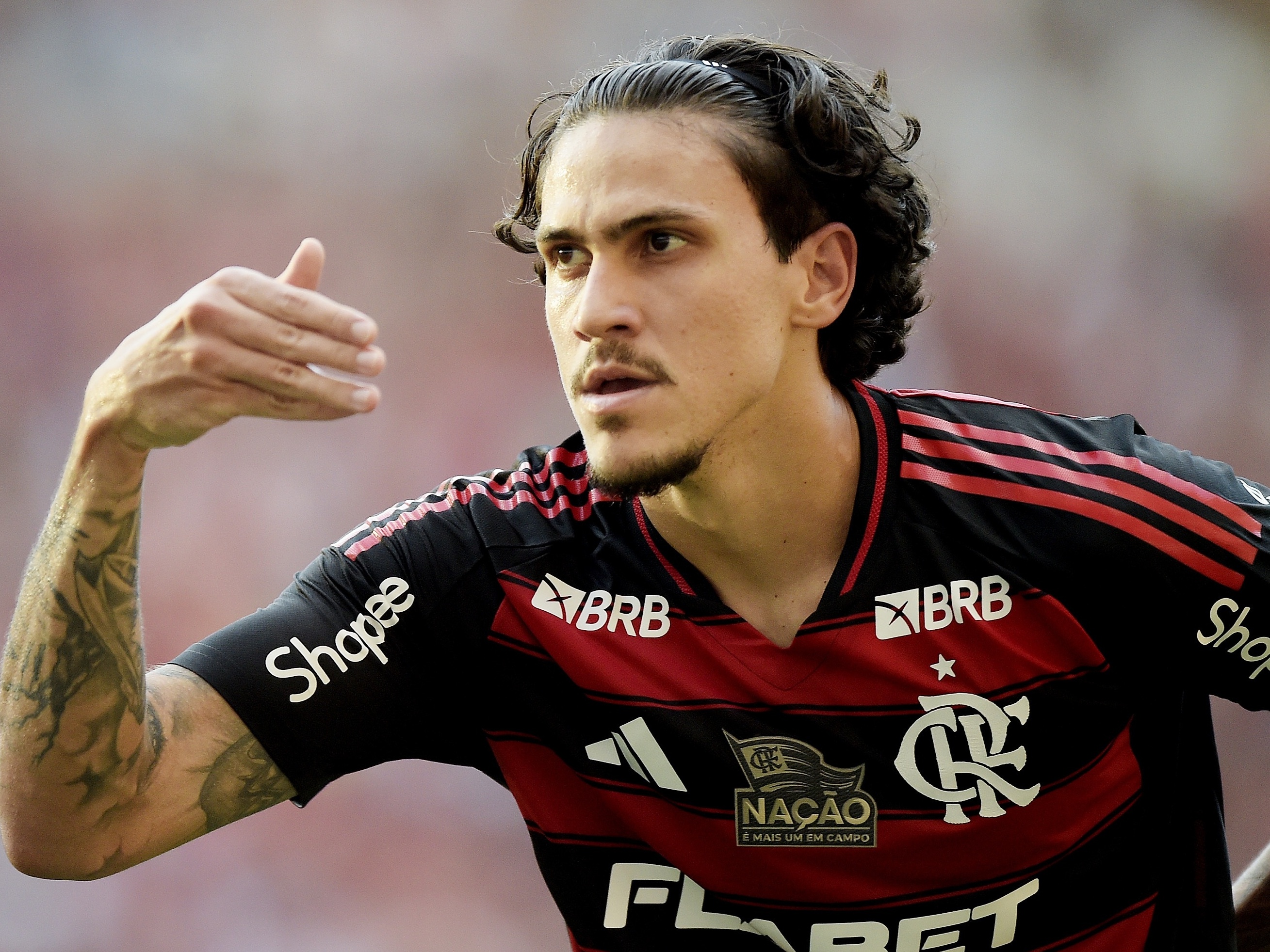 Pedro vai comandar o ataque rubro-negro contra Espérance ao lado de Luiz Araújo (Foto: Alexandre Loureiro/AGIF)