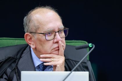 Gilmar suspende julgamento sobre justiça gratuita e define futuro de beneficiários Ministro Gilmar Mendes, do STF. (Foto: Fellipe Sampaio/STF)