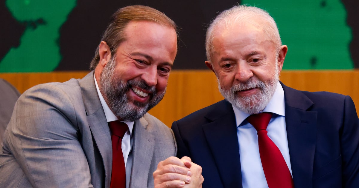 Governo planeja política nacional para minerais críticos antes da COP-30 O ministro de Minas e Energia, Alexandre Silveira, anunciou em abril a perspectiva de lançamento desta política para este ano. Em recado a Trump, Lula disse nesta quinta que 'aqui ninguém põe a mão' (Foto: Wilton Junior/Estadão)