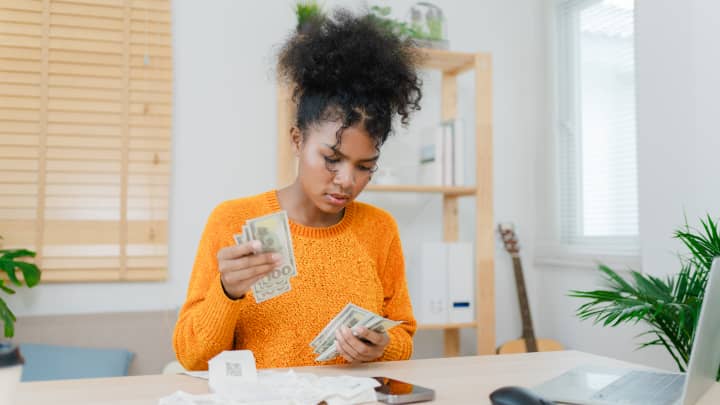 Trinta por cento dos trabalhadores esperam poupar um milhão para a aposentadoria Vithun Khamsong (Foto: Moment | Getty Images)