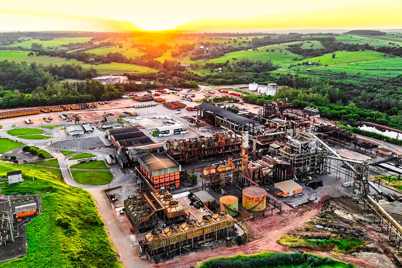 Usina investe R$ 44 milhões em parceria para conectar 700 mil hectares via internet Santa Terezinha: Na safra passada, a usina produziu e exportou 1,120 milhão de toneladas — para este ano, com a melhoria na conectividade, a expectativa é alcançar 1,200 milhão de toneladas (Foto: Santa Terezinha/Divulgação)