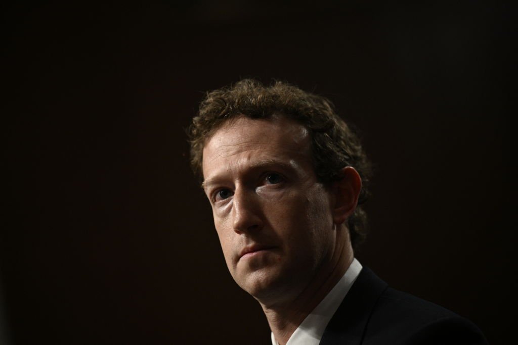 Meta registra lucro de R$ 5,4 bilhões em um único dia e desafia Musk Mark Zuckerberg: dono do Facebook, Instagram e WhatsApp anunciou superlaboratório de inteligência artificial (Foto: BRENDAN SMIALOWSKI/AFP /Getty Images)