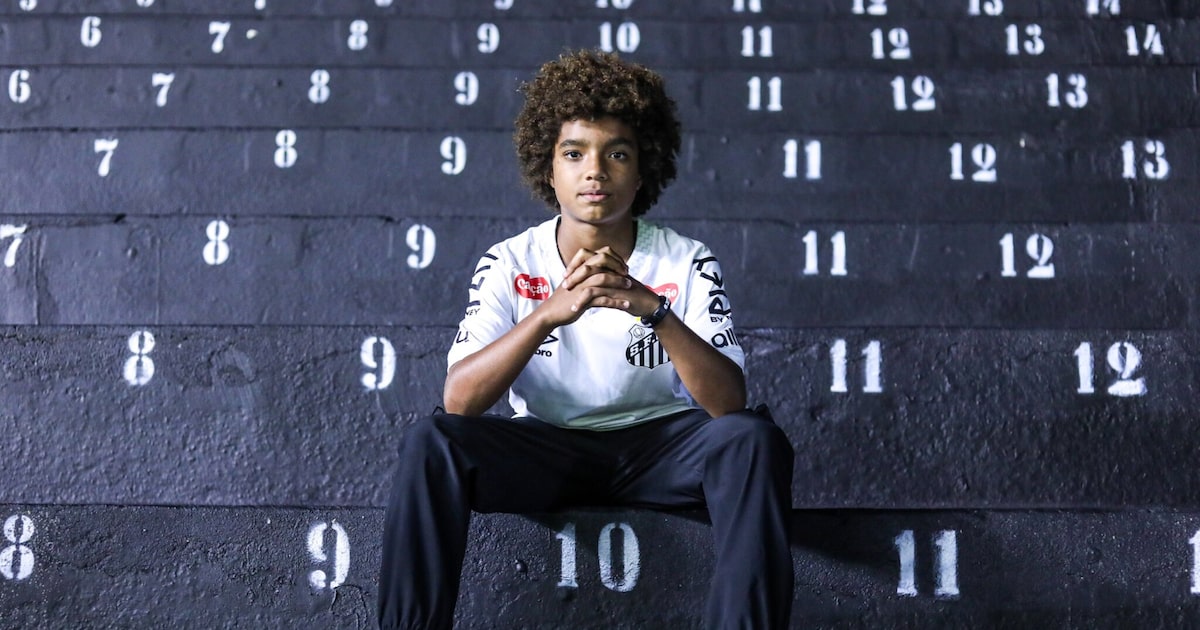 Plano do Santos para Kauan é semelhante ao que o clube teve com Neymar. (Foto: Reinaldo Campos/Santos)