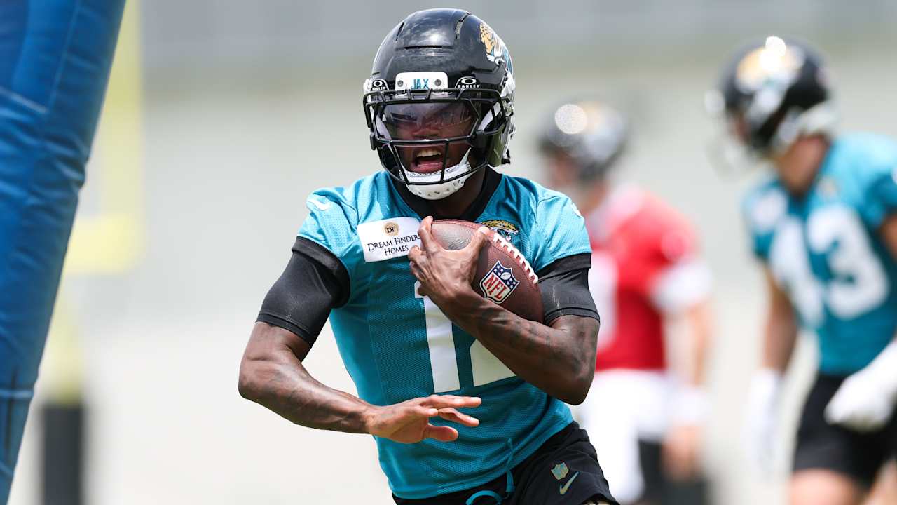 Rivais tentarão desgastar o novato Travis Hunter em defesa contra os Jaguars Foto: Reprodução/@NFL