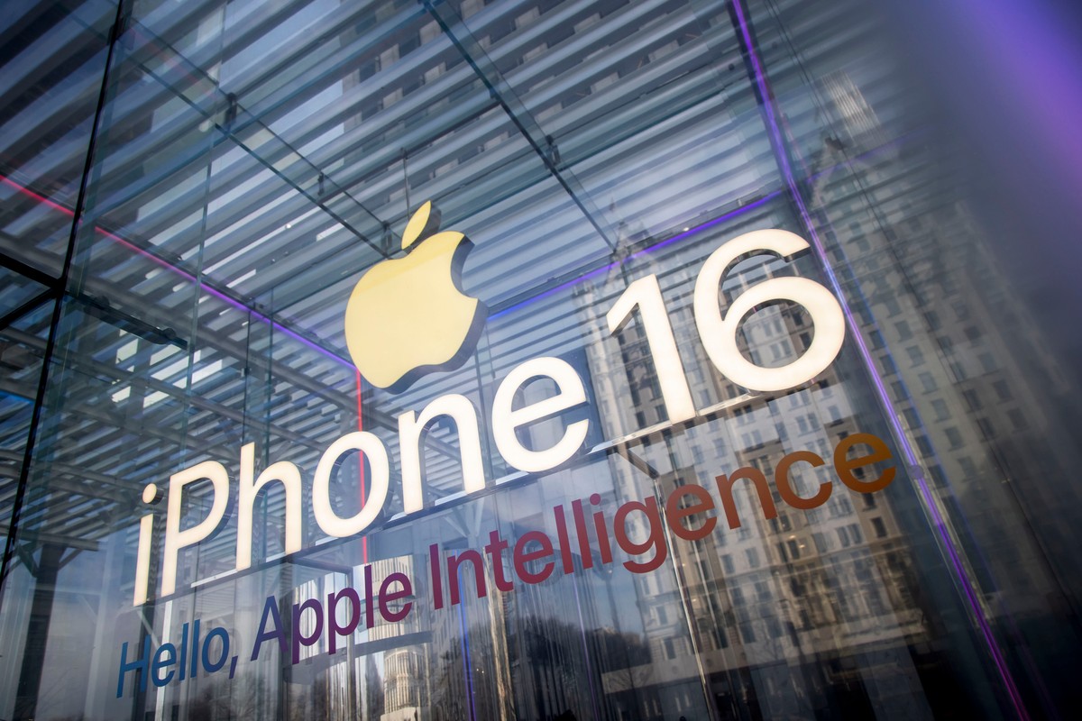 Apple planeja integrar inteligência artificial da OpenAI ou Anthropic à Siri Apple Intelligence dependeria mais fortemente de tecnologia externa de acordo com um plano que está sendo considerado pela empresa (Foto: Bloomberg)