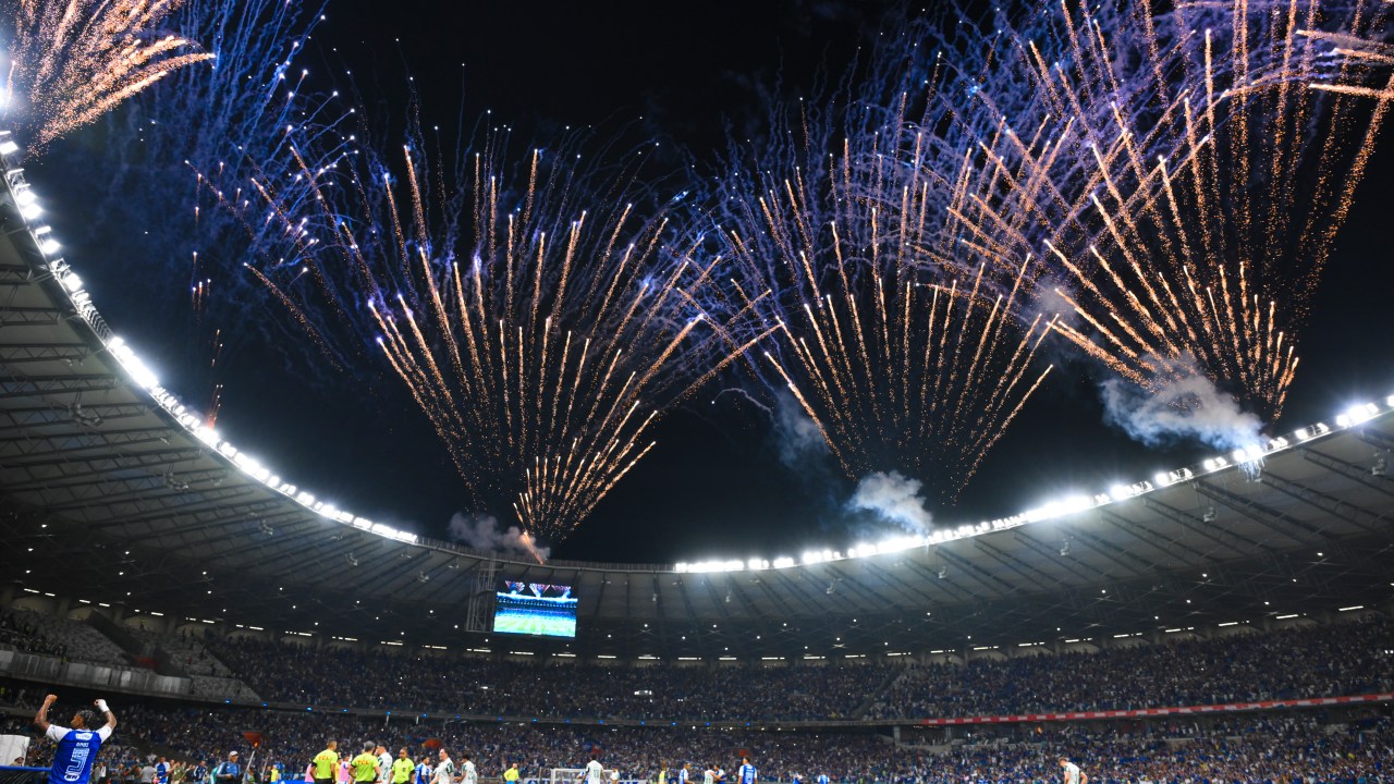 Cruzeiro e Grêmio se enfrentam: saiba onde assistir e as escalações do jogo Estádio do Mineirão vai ser o palco de Cruzeiro e Grêmio (Foto: Pedro Vilela/Getty Images)