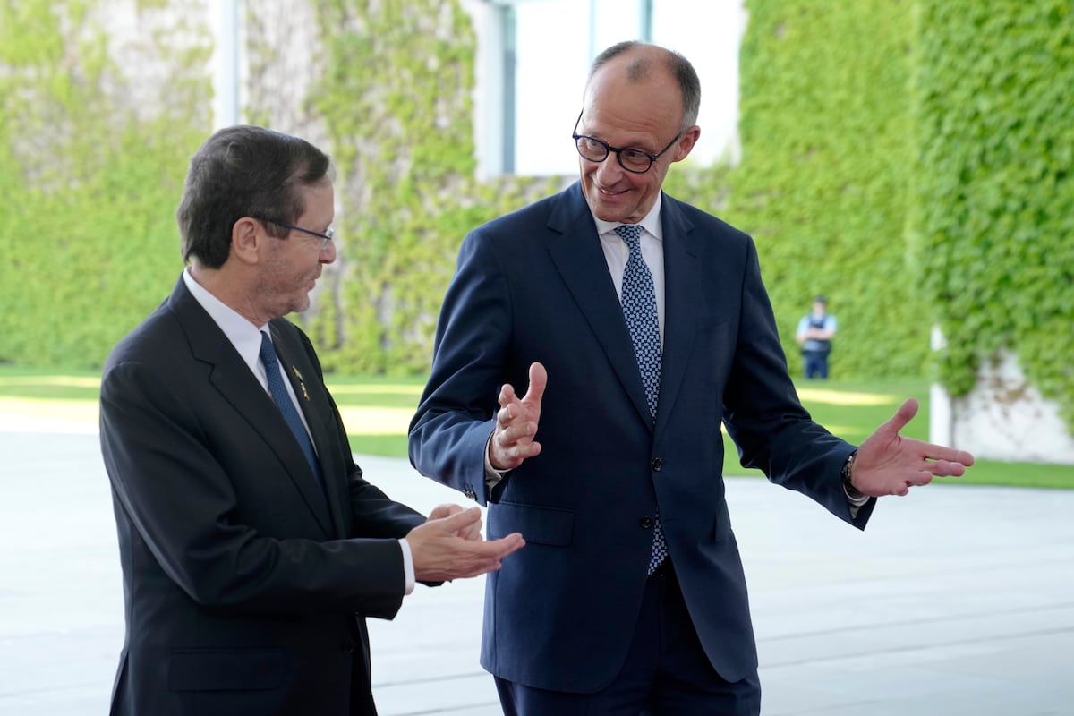 Apoio da Alemanha a Israel gera divisão na coalizão de Merz e socialdemocratas Friedrich Merz e Isaac Herzog, em Berlim em maio. (Foto: Markus Schreiber/AP)