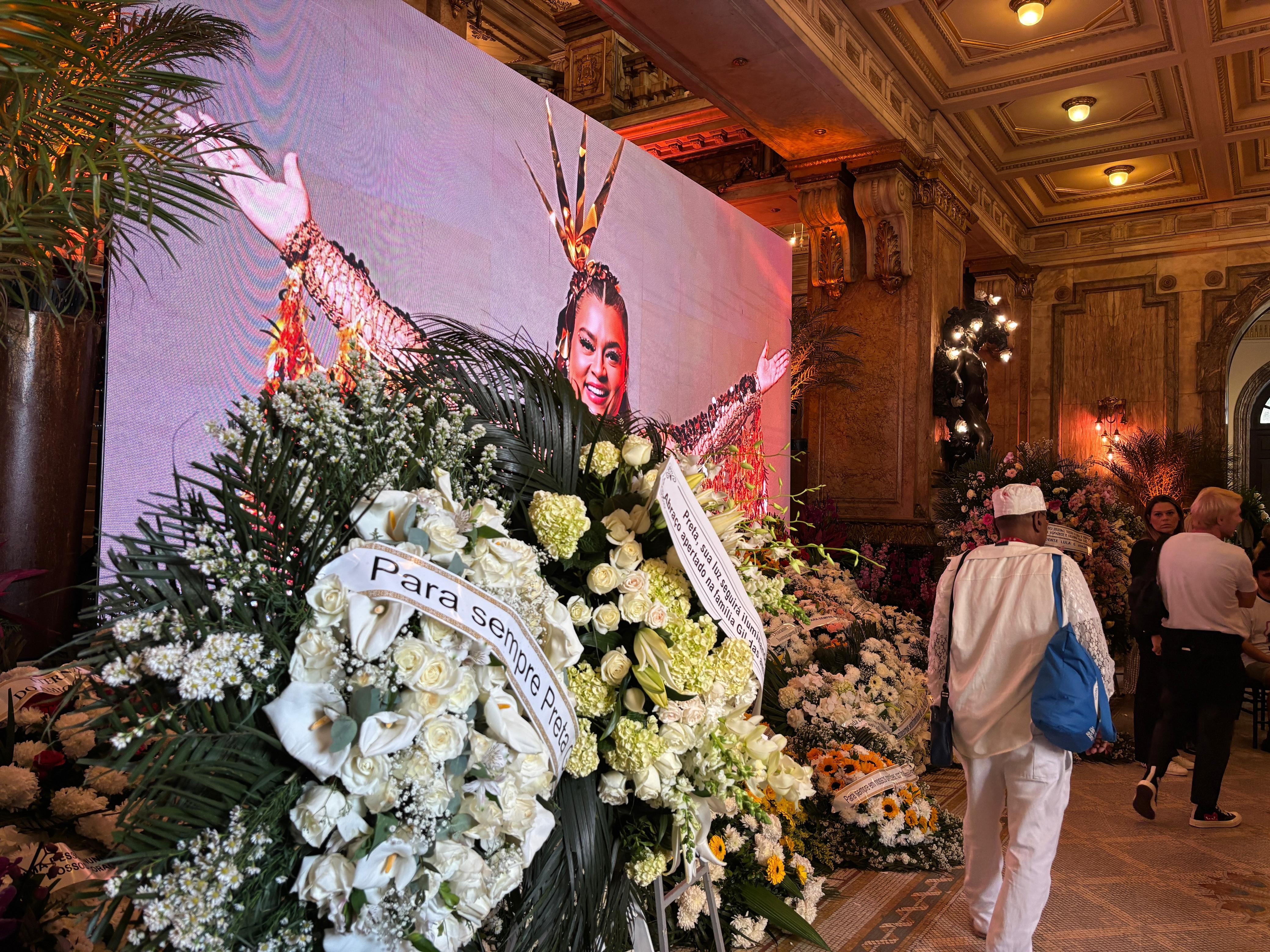 Carolina Dieckmann expressa gratidão pelo apoio após a morte de Preta Gil Foto: Reprodução