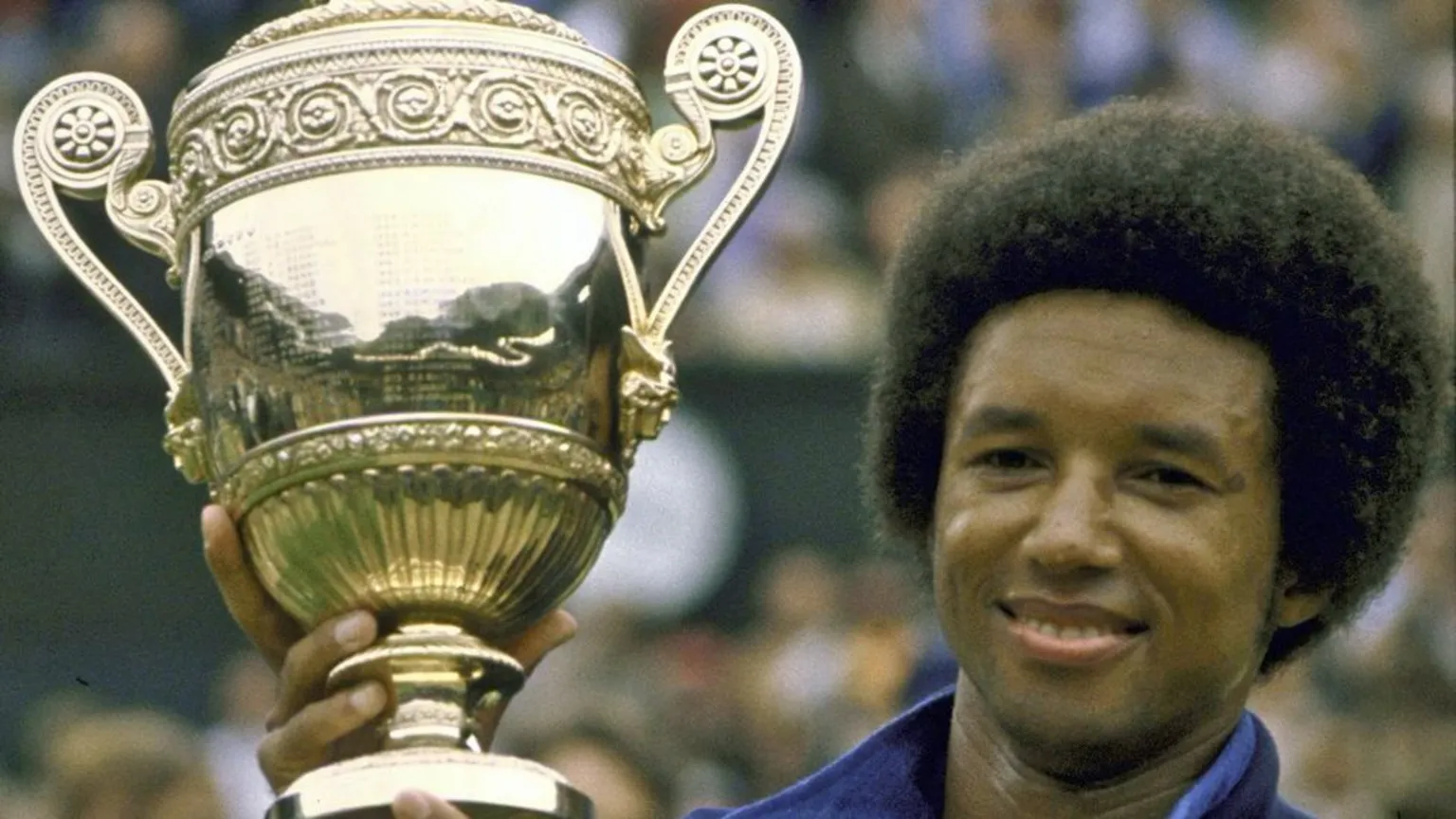 Arthur Ashe inspira novas gerações ao completar 50 anos de vitória em Wimbledon O título de Wimbledon foi o terceiro dos quatro títulos de Grand Slam de Arthur Ashe. (Foto: Sports Illustrated/Getty Images)