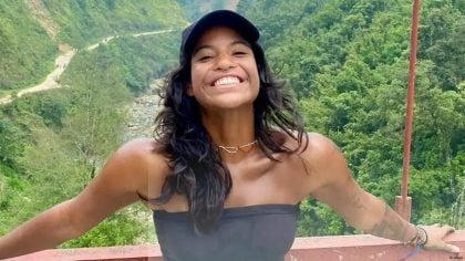 Projeto que garante traslado de brasileiros falecidos no exterior avança na Câmara A publicitária Juliana Marins, de 26 anos, expressou cansaço antes de cair num ponto desafiador do Monte Rinjani. (Foto: privat)