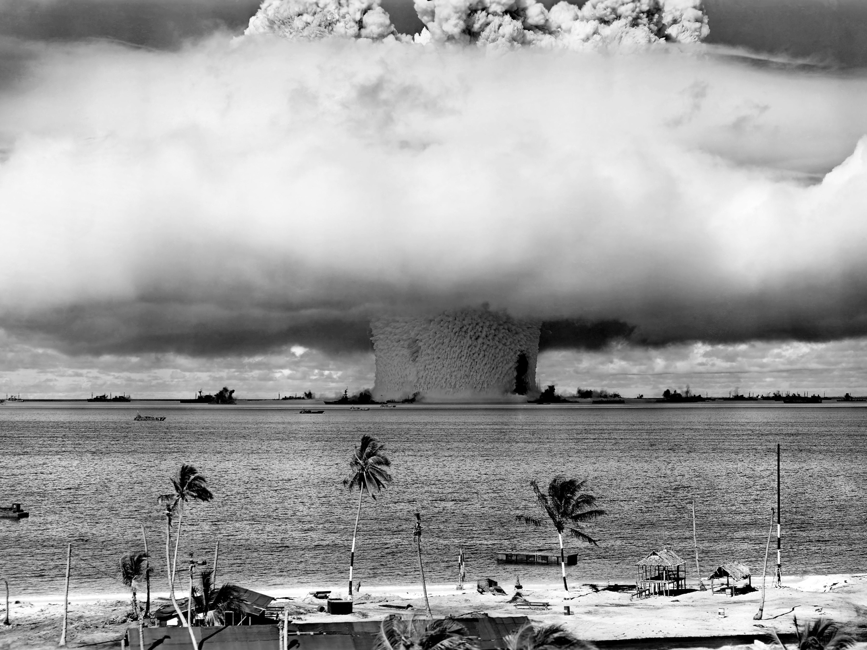 A explosão de uma bomba nuclear lançada pelos EUA em 25 de julho de 1946 no Atol de Bikini, nas Ilhas Marshall (Foto: Pictures from History/Pictures from History/Universal)