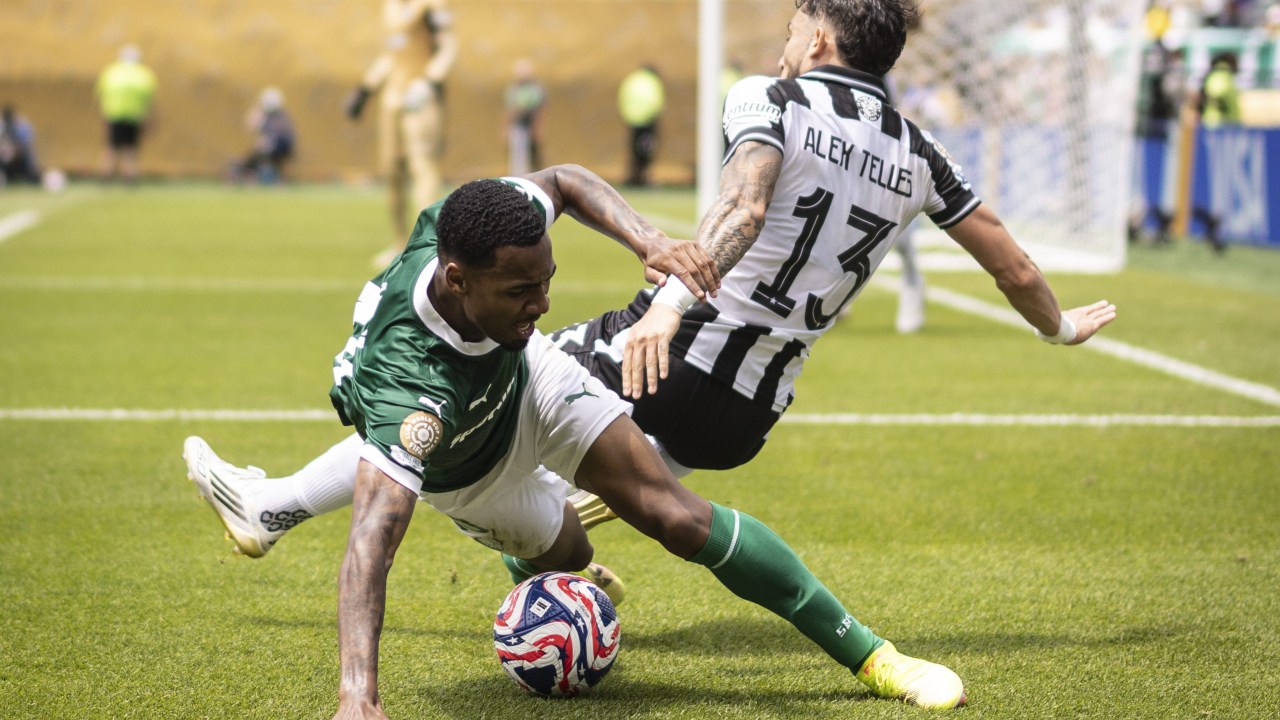 Palmeiras enfrenta desafio nas quartas e analisa previsões de placar e apostas Botafogo e Palmeiras se enfrentaram neste sábado, 28 (Foto: Sport Press Photo/Getty Images)