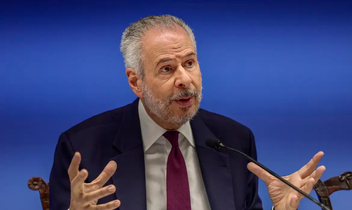 COP30 pede maior envolvimento das empresas na luta contra a crise ambiental O embaixador e presidente da COP30, André Corrêa do Lago (Foto: Fabio Rodrigues-Pozzebom/Agência Brasil)