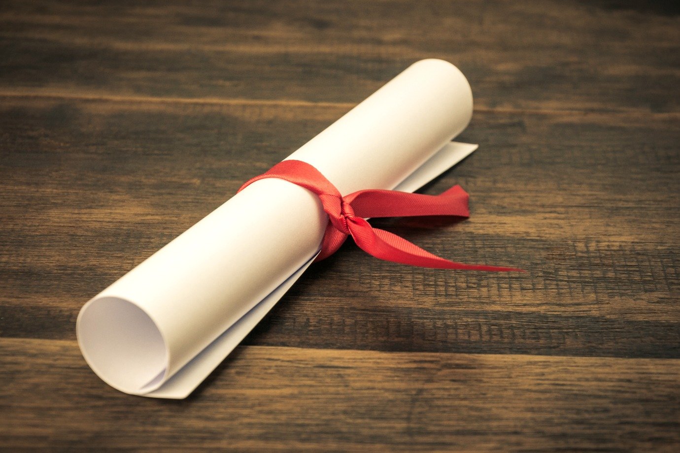 'Profissionais com diploma estão mais vulneráveis ao impacto da inteligência artificial' Diploma (Foto: Taweepat/Thinkstock)