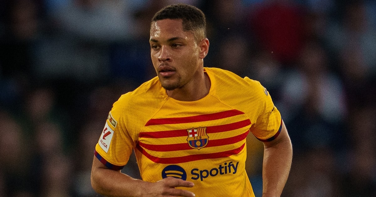 Futebol brasileiro: promessas que não se destacaram na Europa Vitor Roque não conseguiu apresentar o melhor futebol quando esteve no Barcelona. (Foto: @Barcelona via X)