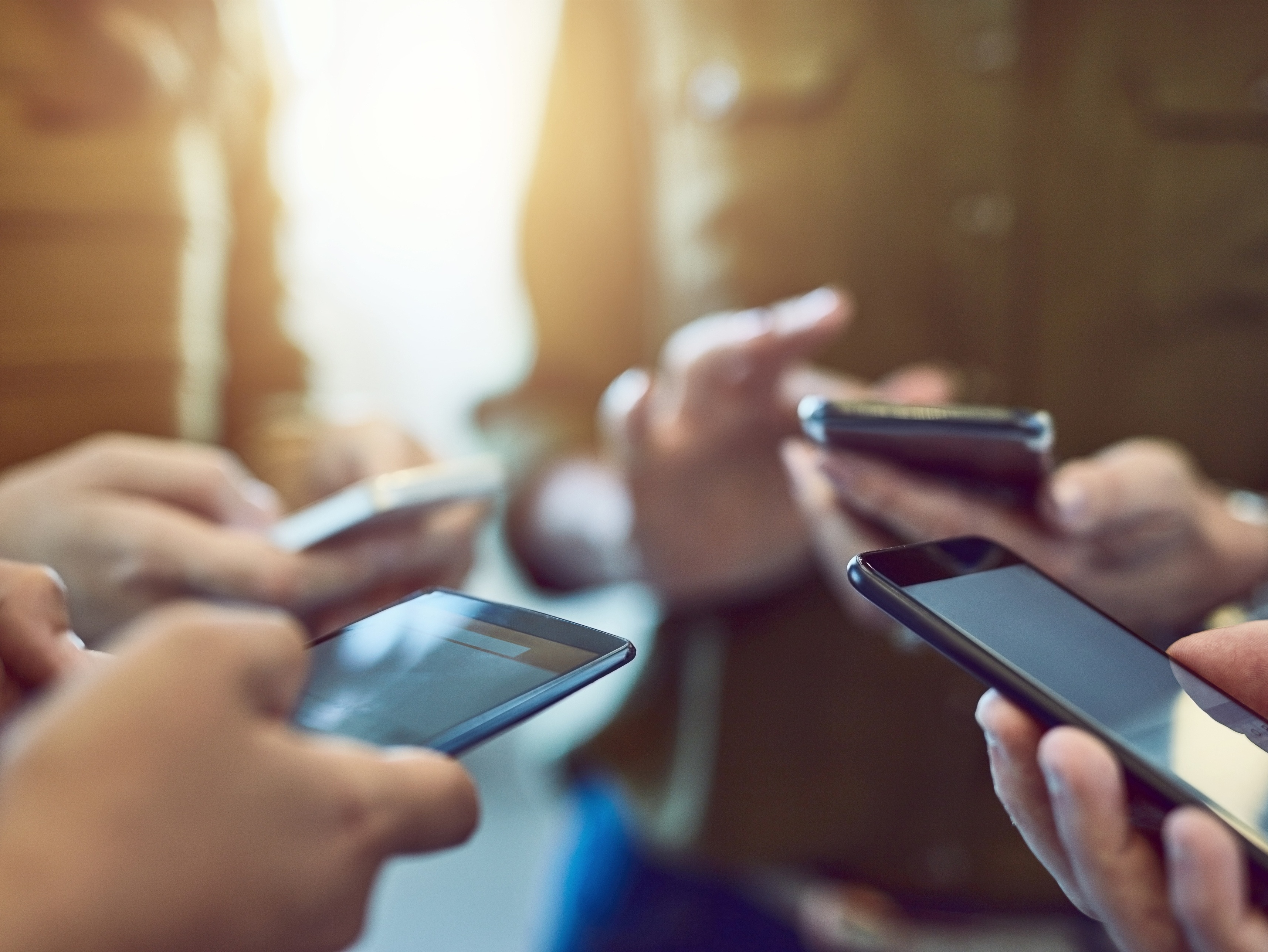 Celulares como iPhone e Motorola têm descontos a partir de R$ 659 Foto: Reprodução