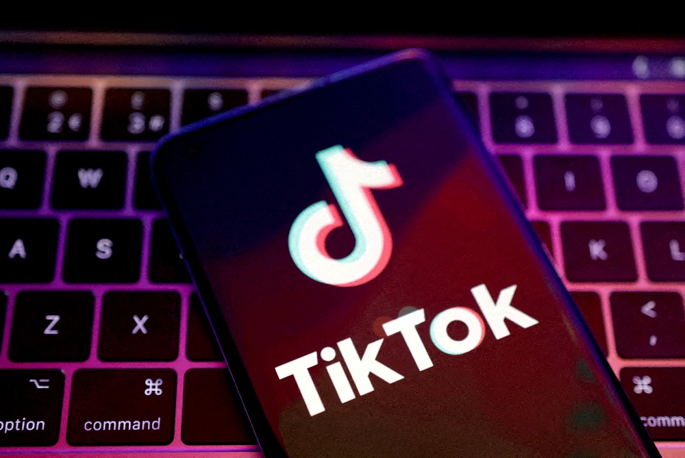 TikTok Shop revoluciona o varejo ao integrar compras na rede social Ilustração do app do TikTok - 22/08/2022 (Foto: REUTERS/Dado Ruvic)