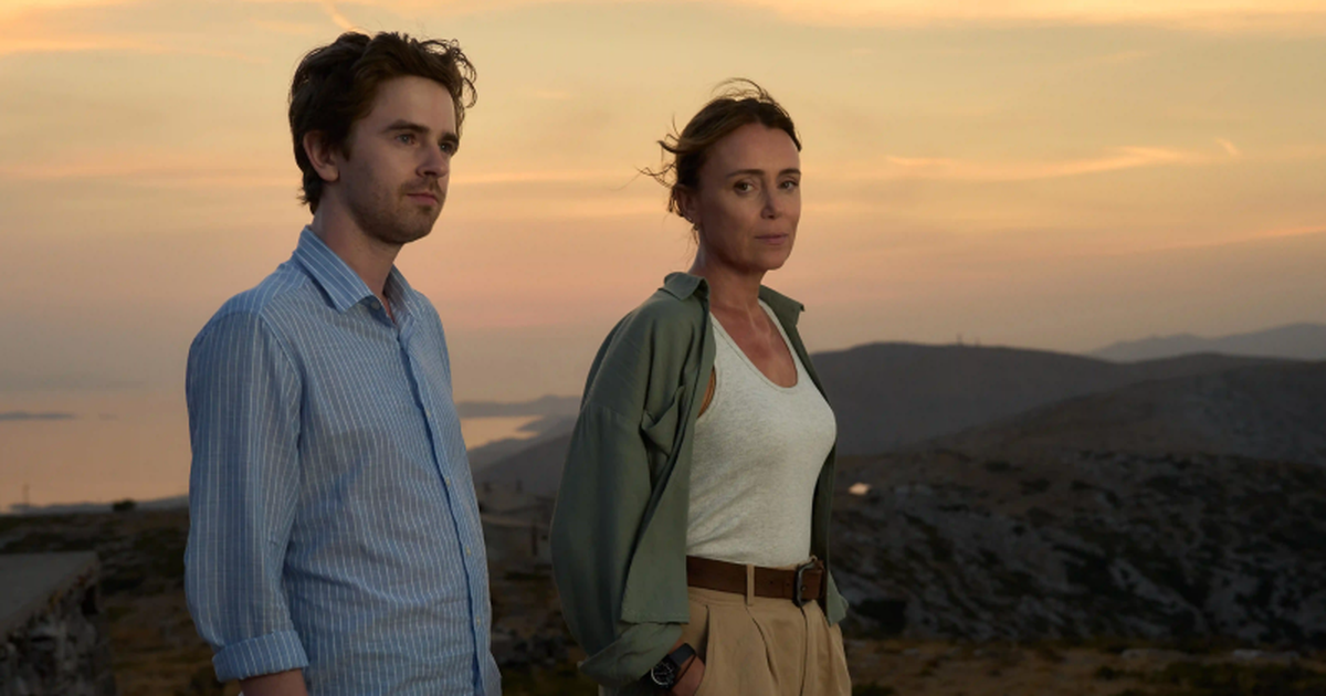 Freddie Highmore e Keeley Hawes em The Assassin (Foto: Reprodução)