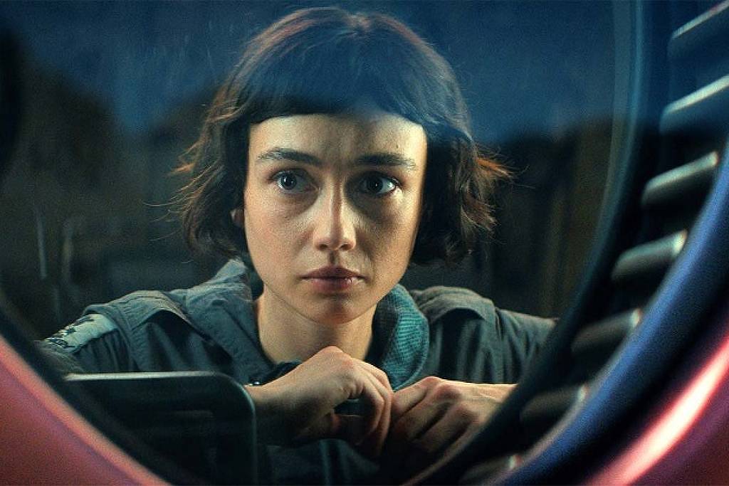 Cancelamos compromissos de última hora e lidamos com a culpa da decisão A atriz Sydney Chandler em cena da série 'Alien: Earth', que estreia em 12 de agosto no Disney+ (Foto: Divulgação)