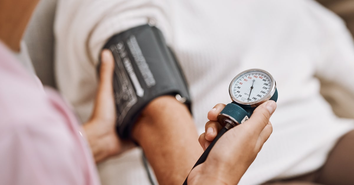 Estudo revela que brasileiros enfrentam desafios no controle de diabetes e hipertensão Apenas 28,97% dos brasileiros avaliados no estudo apresentavam a pressão arterial sob controle (Foto: C Daniels/peopleimages.com/Adobe Stock)
