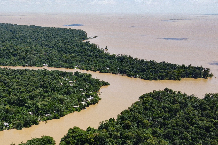 Justiça rejeita ação do MPF contra exploração de petróleo na Foz do Amazonas Vista aérea do Foz do Rio Amazonas em Macapá (Foto: Tiago Orihuela/Getty Images)