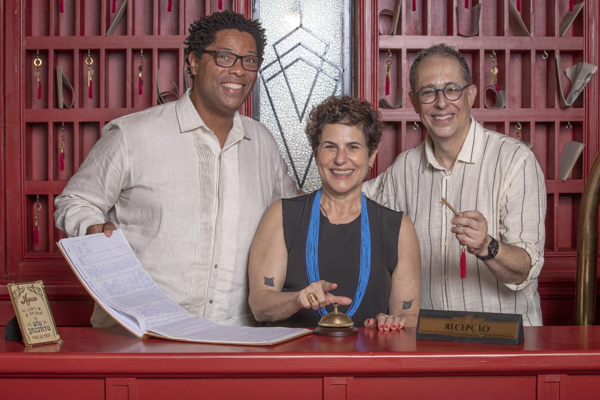Novela das 18h estreia em breve e revela número de capítulos da trama Os autores Elisio Lopes Jr., Duca Rachid e Júlio Fischer (Foto: Paulo Belote/Globo)