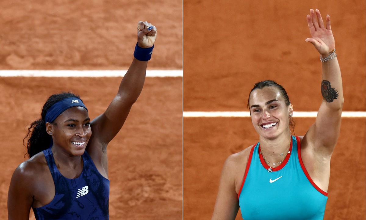 Líder Sabalenka (à direita) e Coco Gauff disputaram final em Roland Garros (Foto: Thibaud MORITZ / AFP)