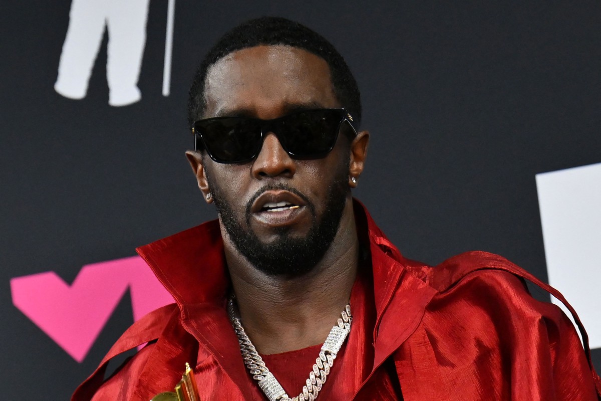 Sean Combs, conhecido pelo seu nome artístico Diddy, está preso na mesma unidade de uma prisão do Brooklyn que Sam Bankman-Fried, magnata das criptomoedas condenado por fraude (Foto: AFP)
