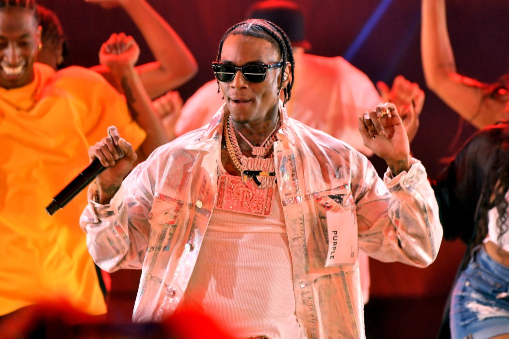 Soulja Boy foi liberado da prisão, com os promotores determinando que não há evidências suficientes para apresentar acusações de porte de arma decorrentes de uma abordagem de trânsito. (Foto: Reprodução)