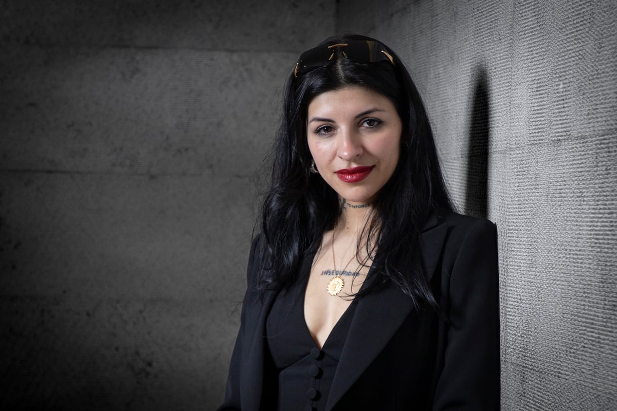 Cazzu transforma experiências difíceis em livro e novas canções Julieta Emilia Cazzuchelli 'Cazzu' na Cidade do México, em 12 de agosto. (Foto: Aggi Garduño)