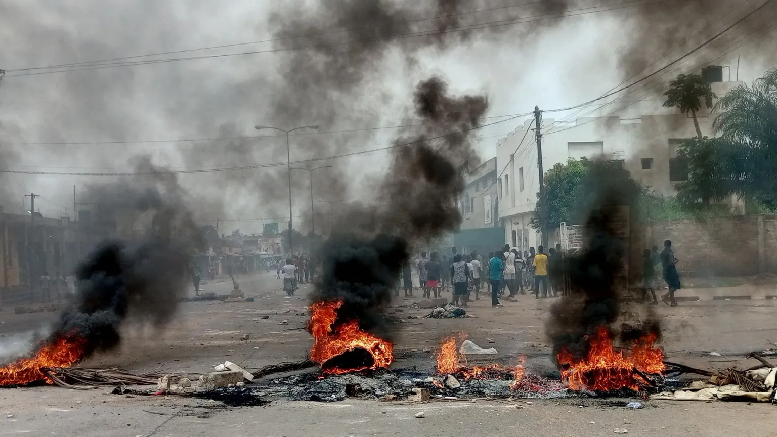 Sete mortos em três dias de protestos em Togo, afirmam grupos de direitos humanos Os protestos se tornaram violentos na sexta e no sábado - Foto: Reuters