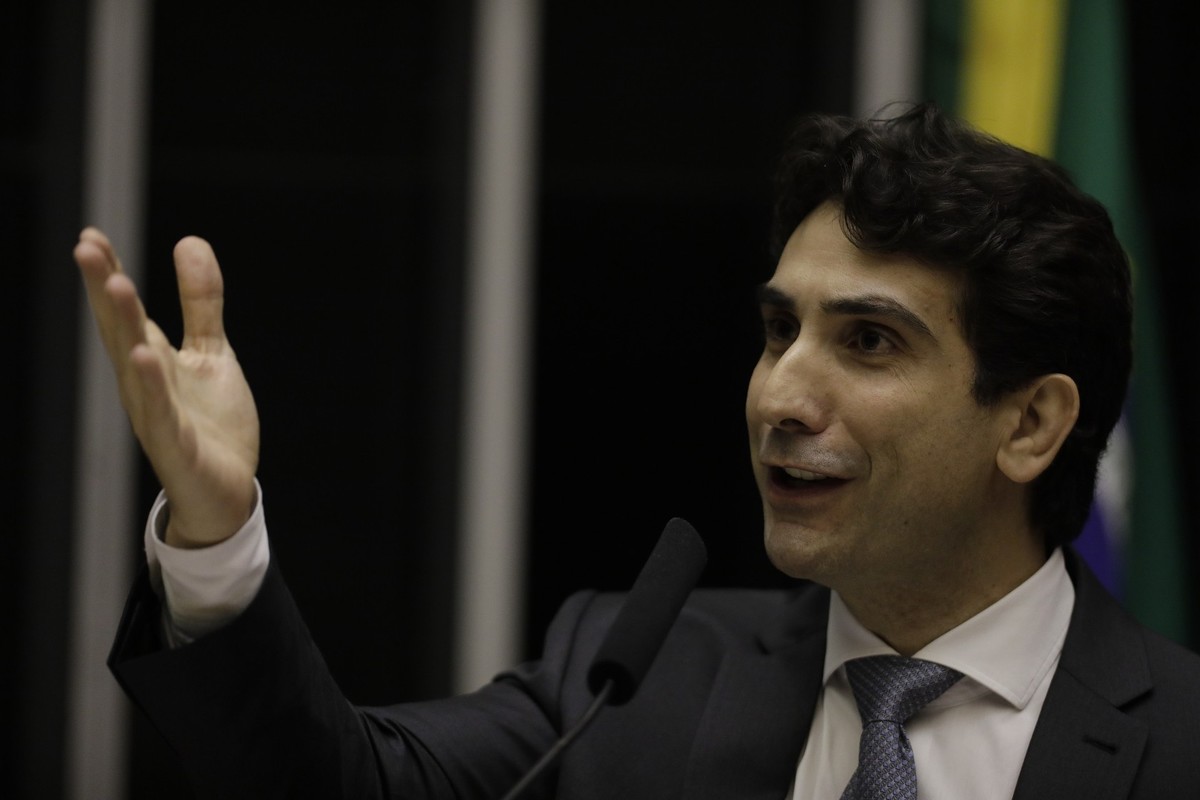Galípolo anuncia novo modelo de financiamento imobiliário com processo prolongado Presidente do Banco Central, Gabriel Galípolo, em sessão solene na Câmara (Foto: Cristiano Mariz/Agência O Globo)