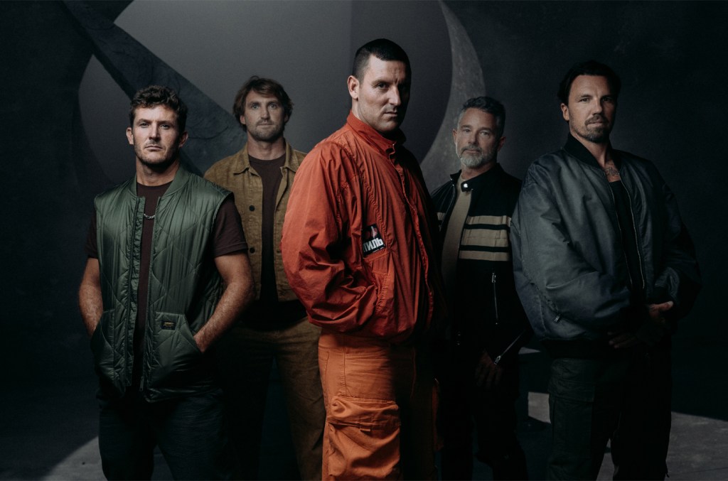 Parkway Drive anuncia festival inédito na Austrália chamado Park Waves Parkway Drive está pronto para trazer a tempestade para casa após lançar com sucesso o festival Park Waves, autoconduzido, na Alemanha no ano passado. (Foto: Reprodução)