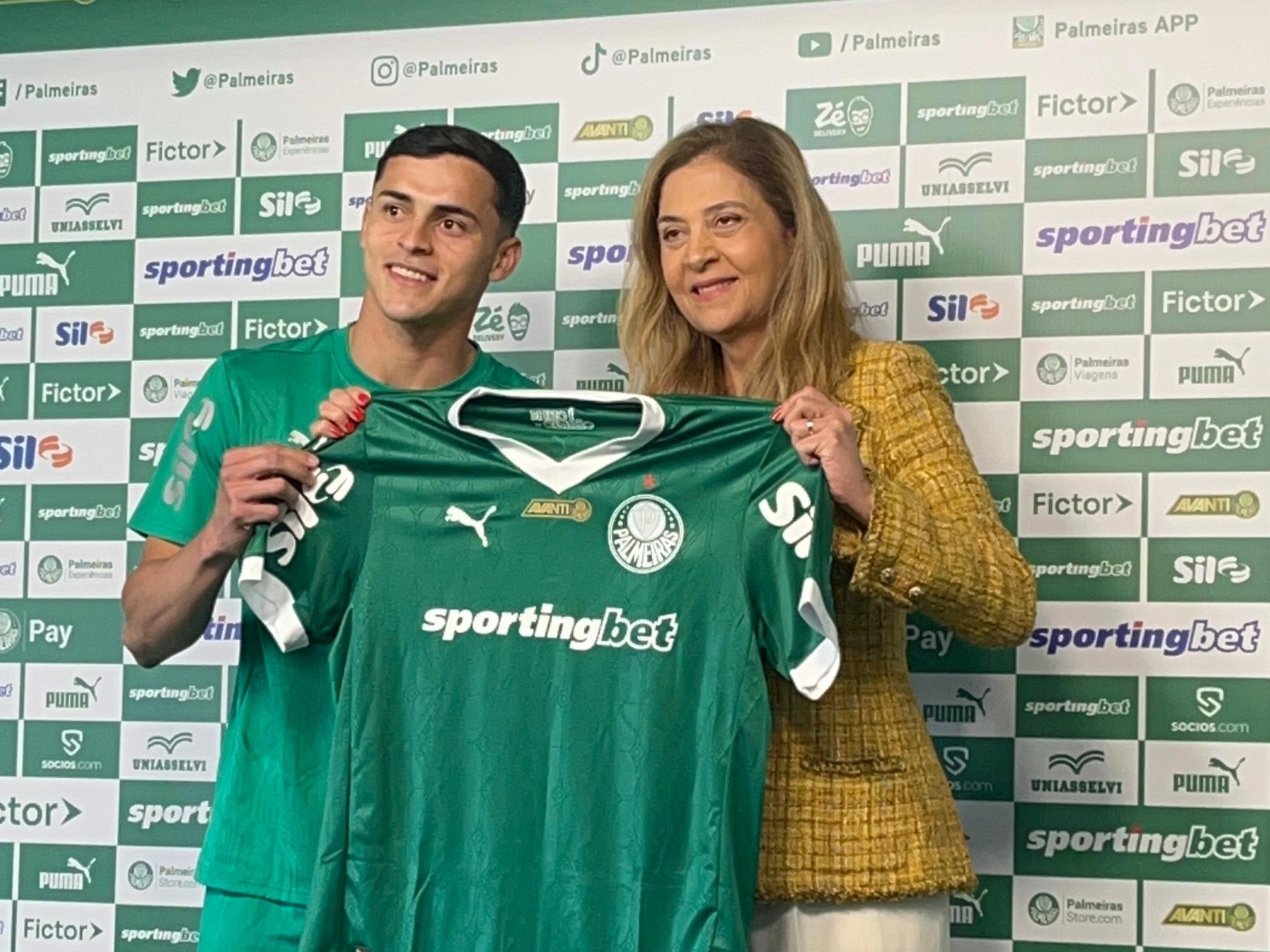 Palmeiras analisa partida contra Chelsea e justifica saída da Inglaterra Ramón Sosa foi apresentado como novo reforço do Palmeiras (Foto: Flavio Latif/UOL)